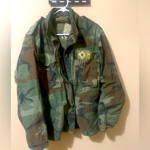 Vintage US Army Jacket drawstrings w/Broche & BHM Bessie Coleman Pin L-XL